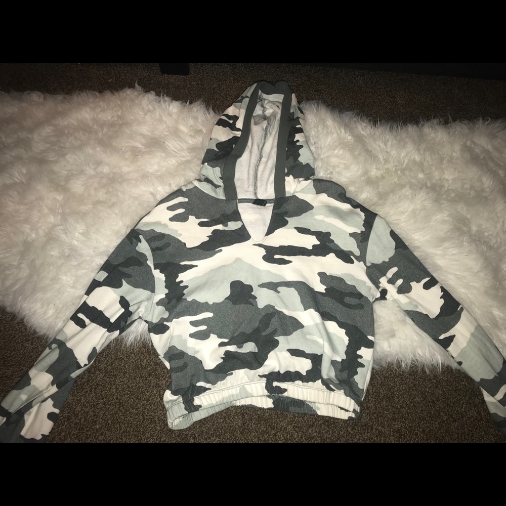 NWOT cropped camo sweater